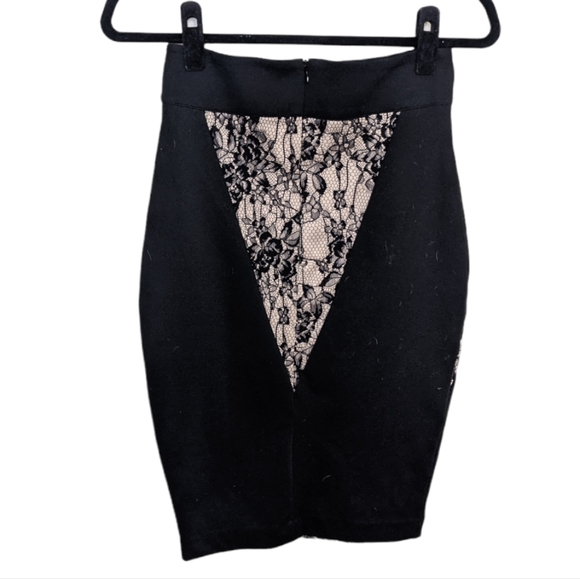 Kardashian Kollection Bodycon High Waist Lace Skirt ✨ - Picture 2 of 7